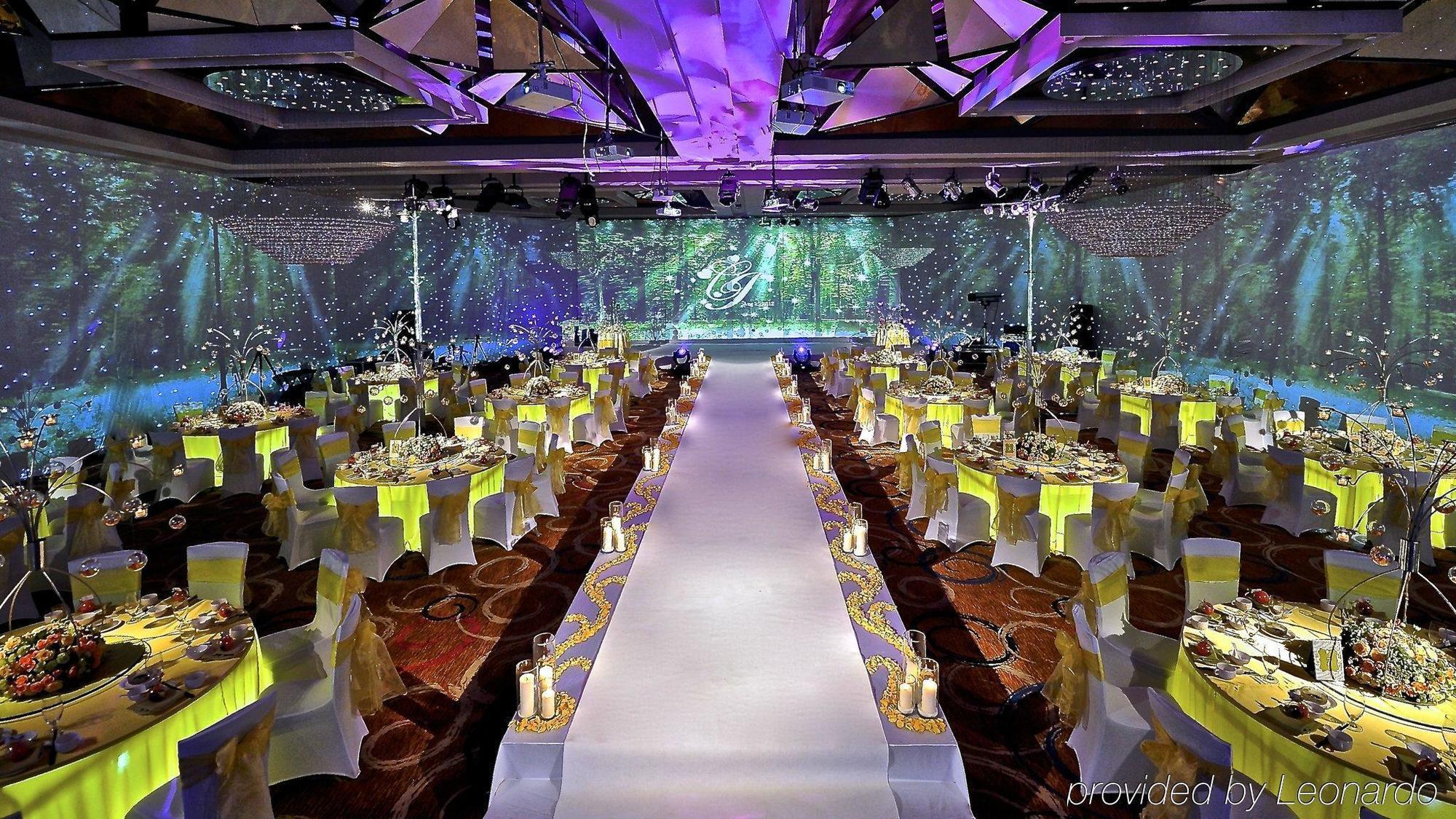 Hotel Nikko טיאנג'ין מראה חיצוני תמונה The interior of the 2011 Hall of Fame