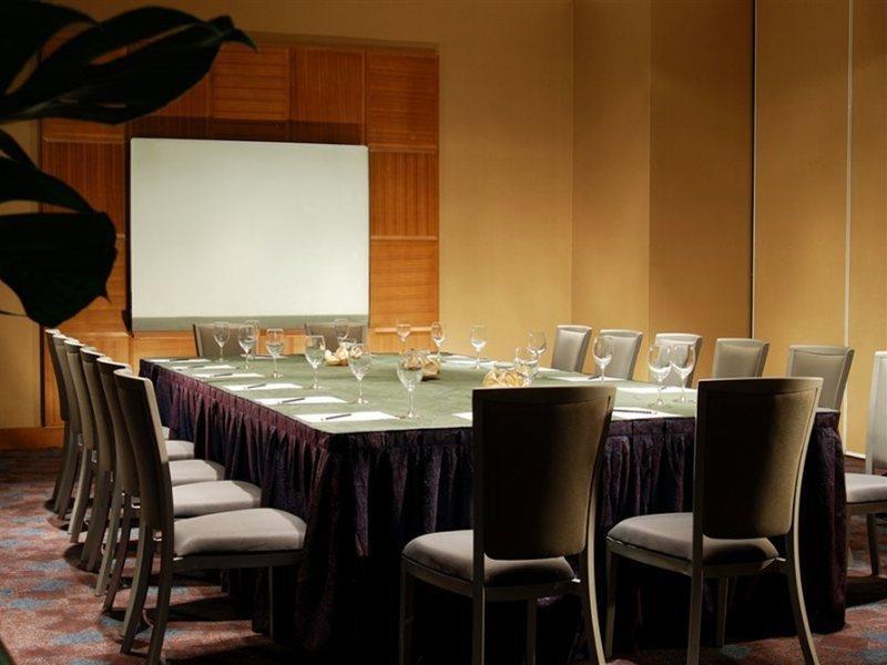 Hotel Nikko טיאנג'ין מראה חיצוני תמונה A meeting room at the hotel