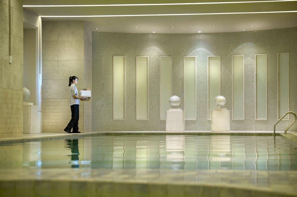 Hotel Nikko טיאנג'ין מראה חיצוני תמונה The swimming pool at The Spa at The Landmark